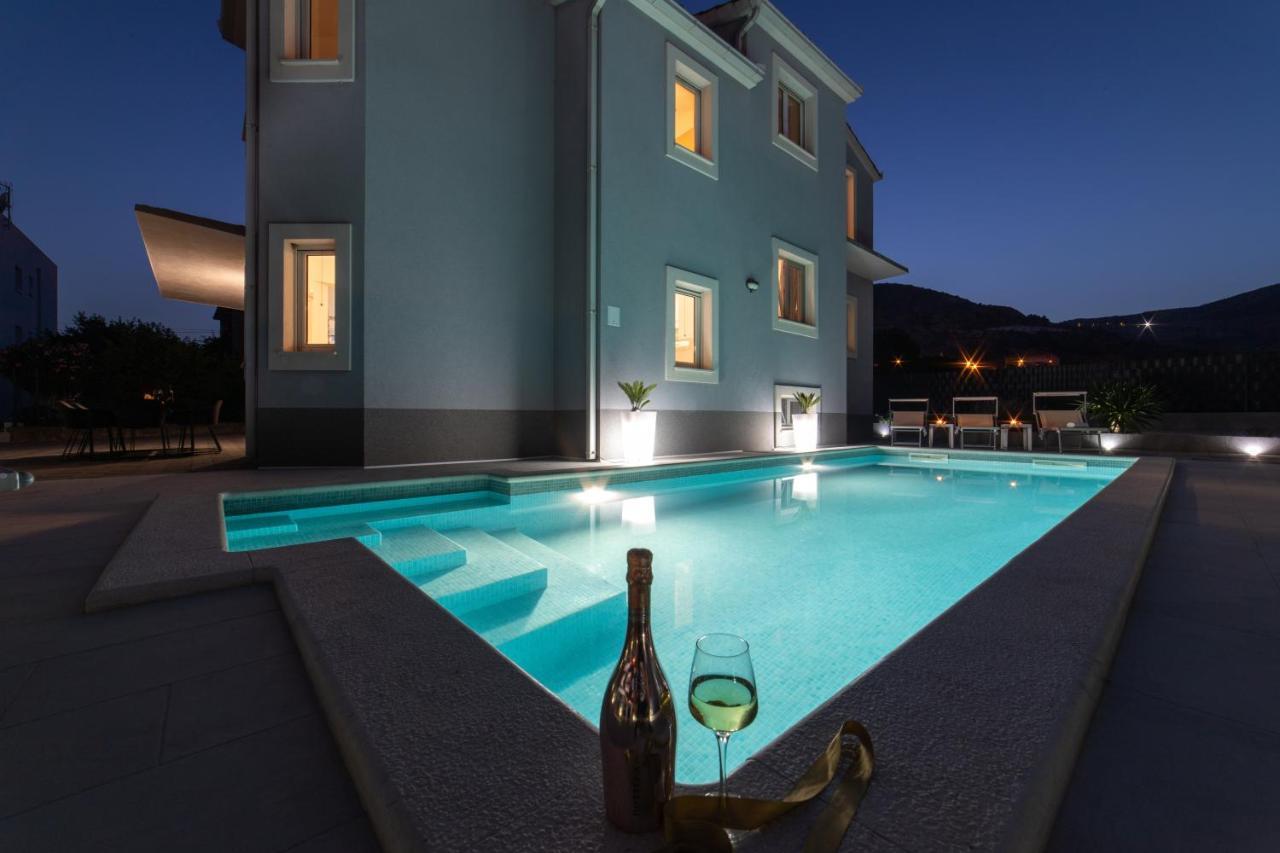 Villa Ban Trogir Exteriör bild