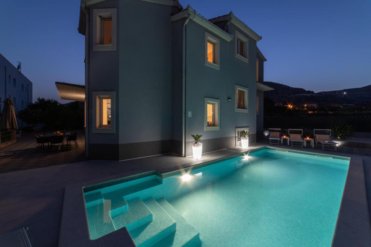 Villa Ban Trogir Exteriör bild