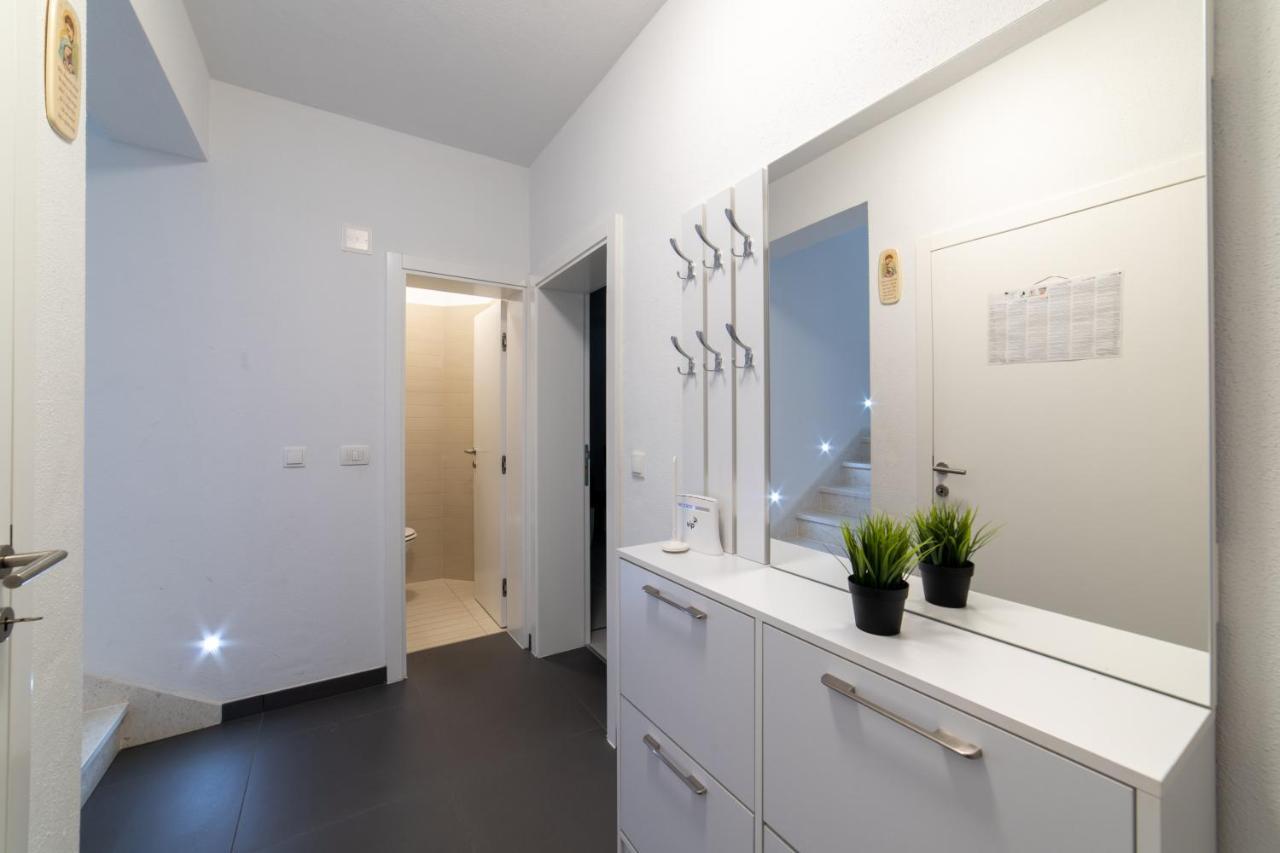Villa Ban Trogir Exteriör bild