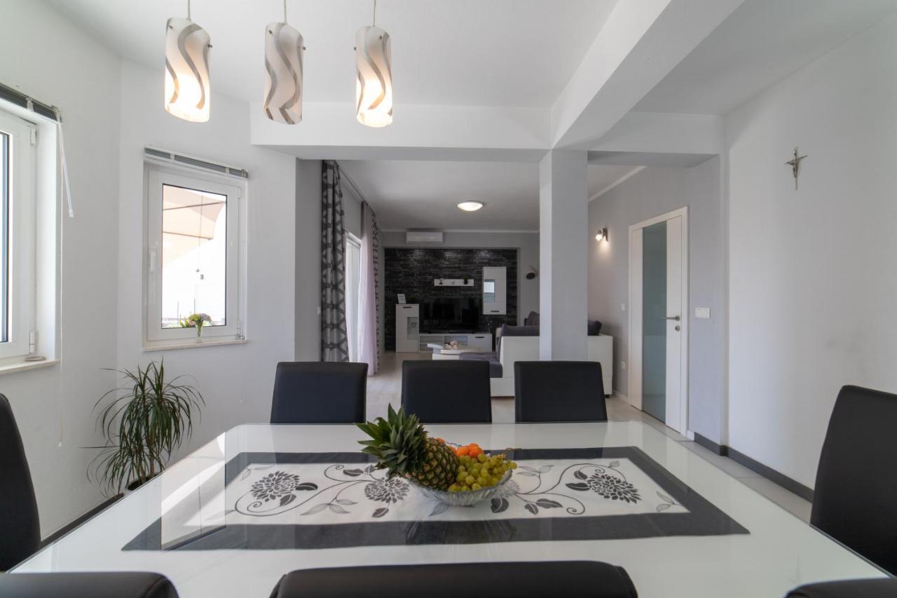 Villa Ban Trogir Exteriör bild
